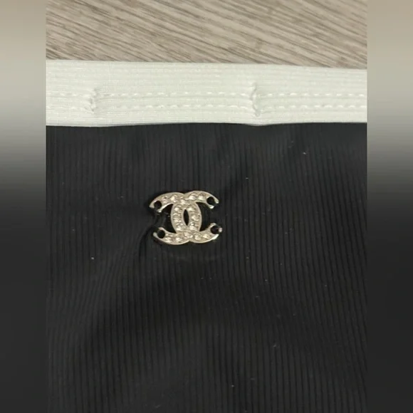 NWT Black&White Bikini Set - 2 pieces swimsuit size S (it runs Xs) - Picture 6 of 6